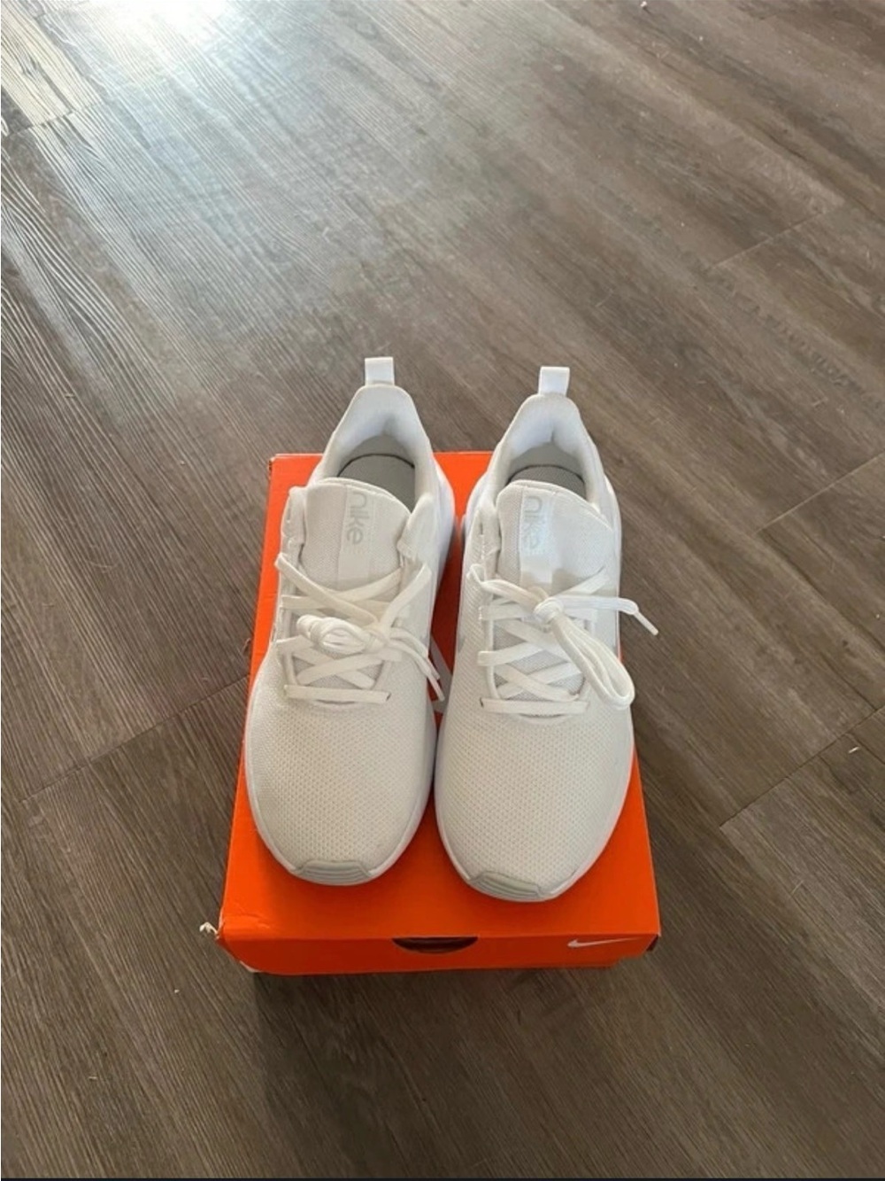 Nike Women’s All-White Lightweight Athletic Sneakers